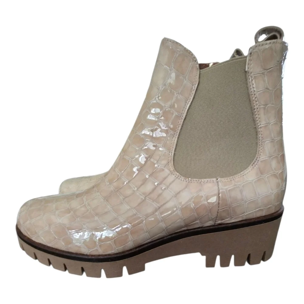 BRENDA Zaro Cream Ankle Boots with Elegant Design, Size 8